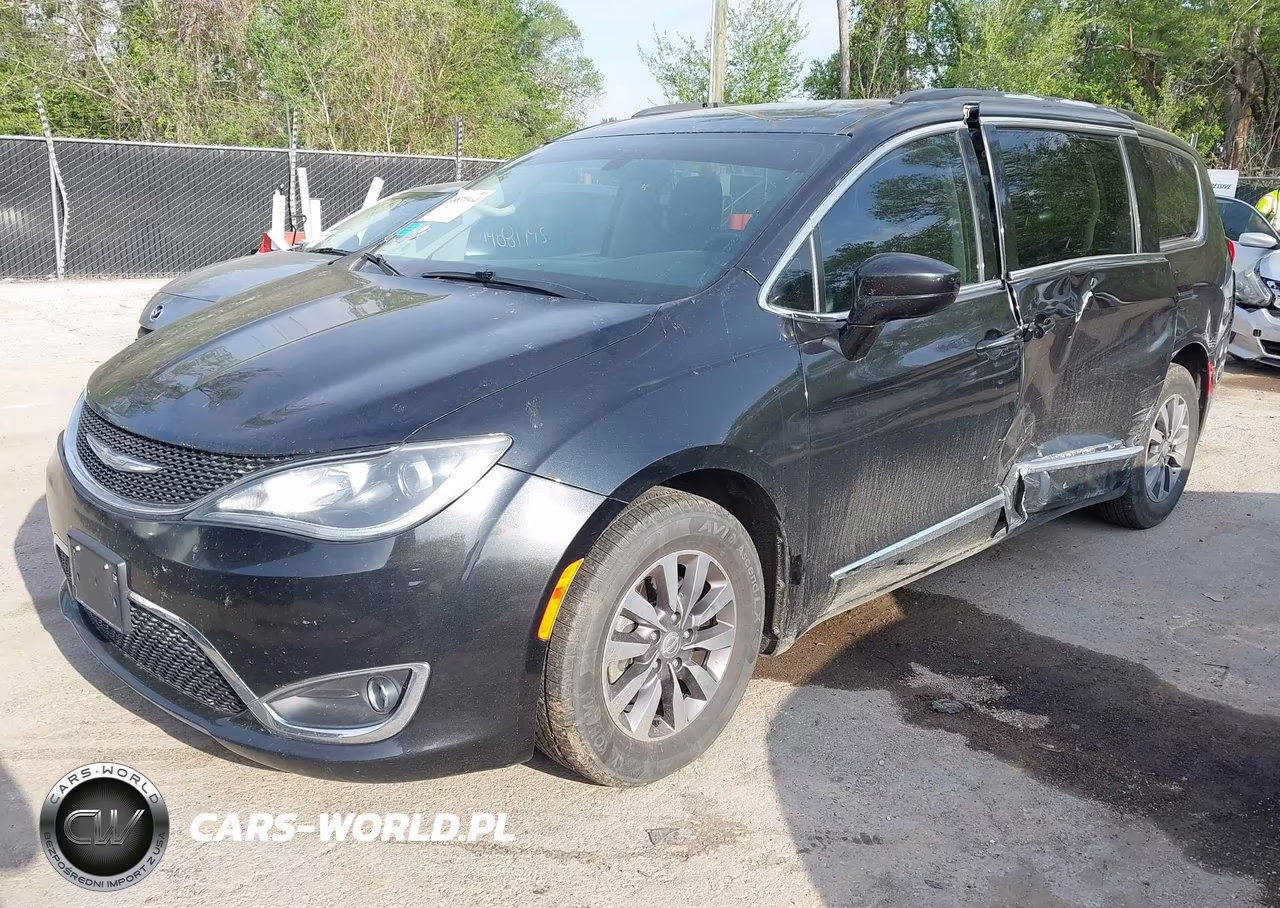 2017 Chrysler Pacifica Touring-L VIN:2C4RC1BG7HR745134 - 2