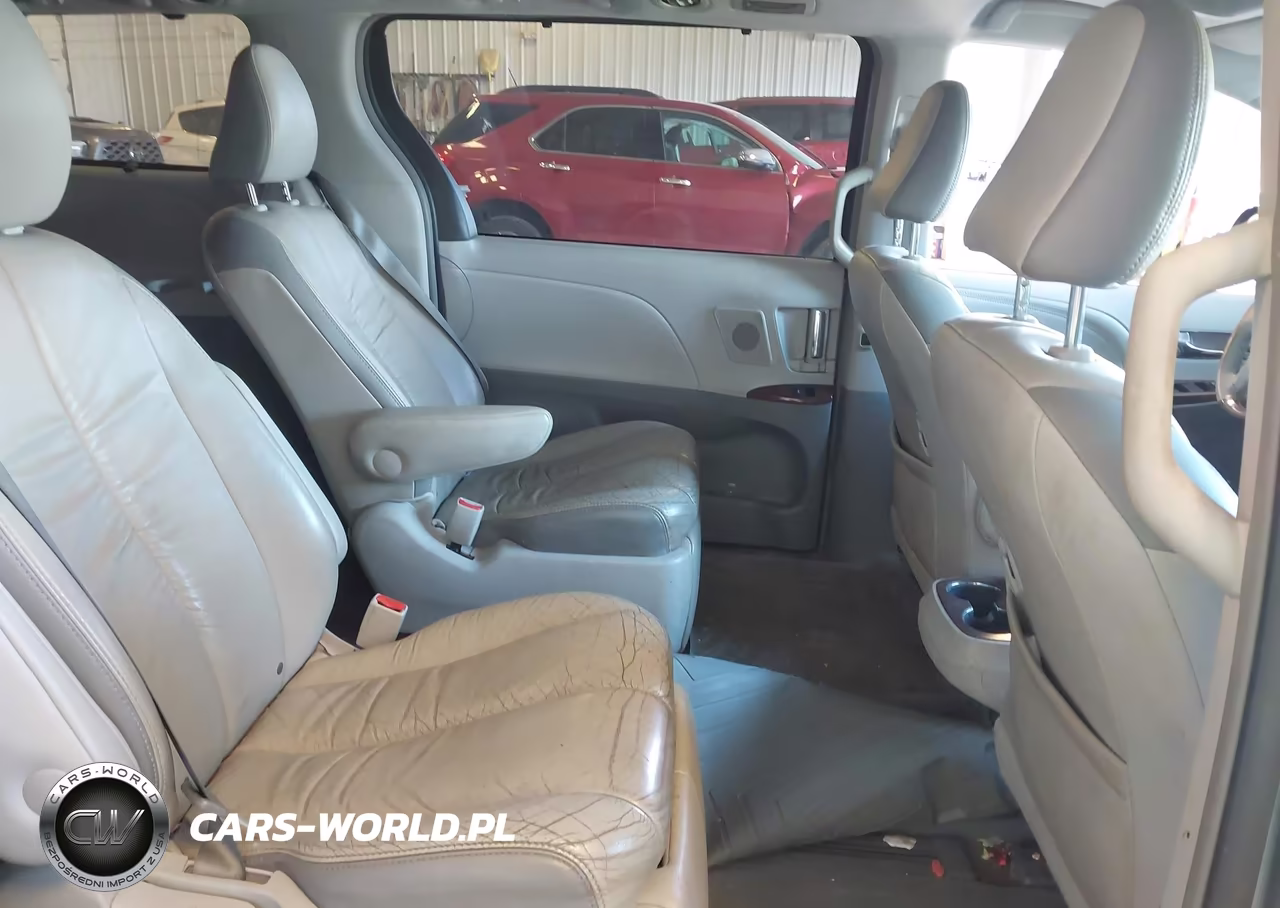 2011 Toyota Sienna Limited VIN:5TDDK3DC9BS027392 - 8