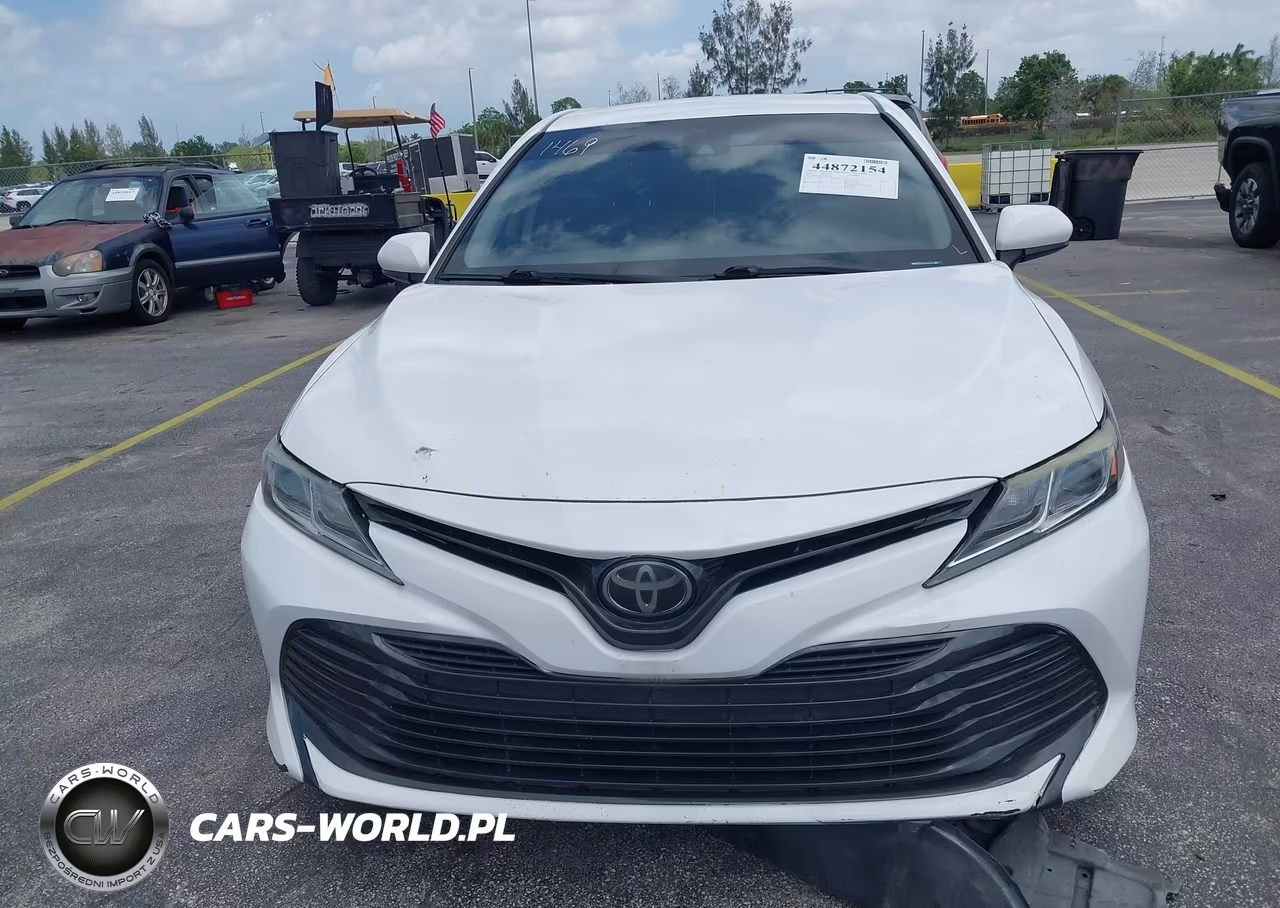 2020 Toyota Camry Le VIN:4T1C11AK9LU929077 - 12