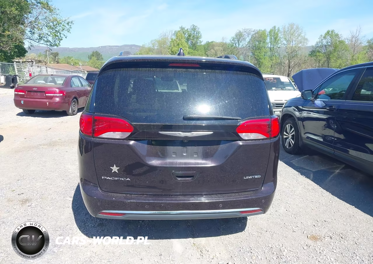 2017 Chrysler Pacifica Limited VIN:2C4RC1GG8HR525526 - 17