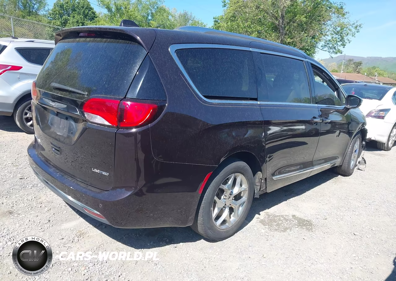 2017 Chrysler Pacifica Limited VIN:2C4RC1GG8HR525526 - 4
