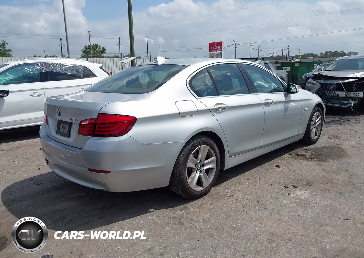 2012 BMW 528I VIN:WBAXG5C55CDW24109 - 4