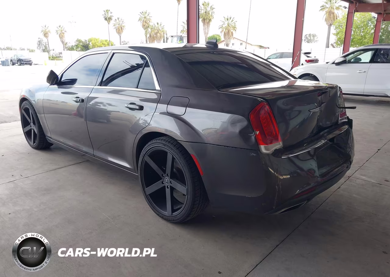 2017 Chrysler 300 Limited VIN:2C3CCAAG1HH662056 - 3