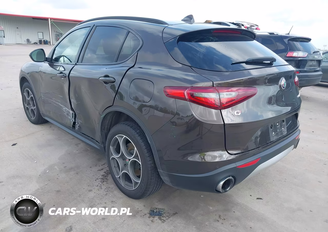 2018 Alfa Romeo Stelvio Ti Sport Awd VIN:ZASFAKNN4J7B81076 - 3