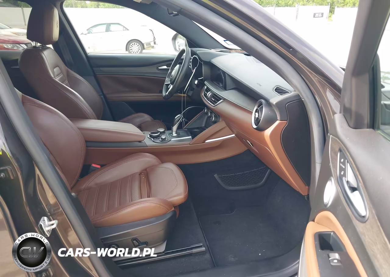 2018 Alfa Romeo Stelvio Ti Sport Awd VIN:ZASFAKNN4J7B81076 - 5