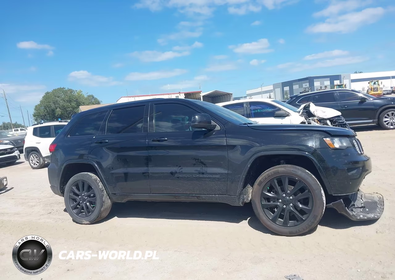 2019 Jeep Grand Cherokee Altitude 4X2 VIN:1C4RJEAG8KC574635 - 13