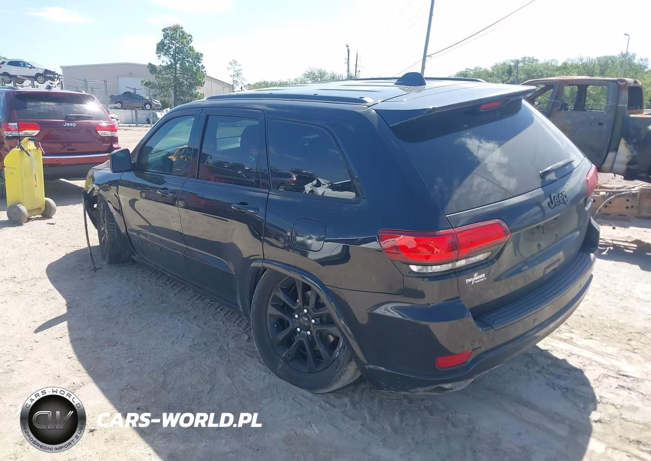 2019 Jeep Grand Cherokee Altitude 4X2 VIN:1C4RJEAG8KC574635 - 3