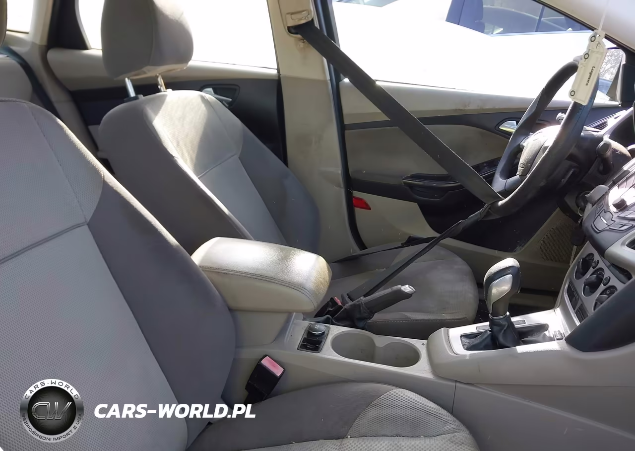 2012 Ford Focus Se VIN:1FAHP3F20CL472796 - 5