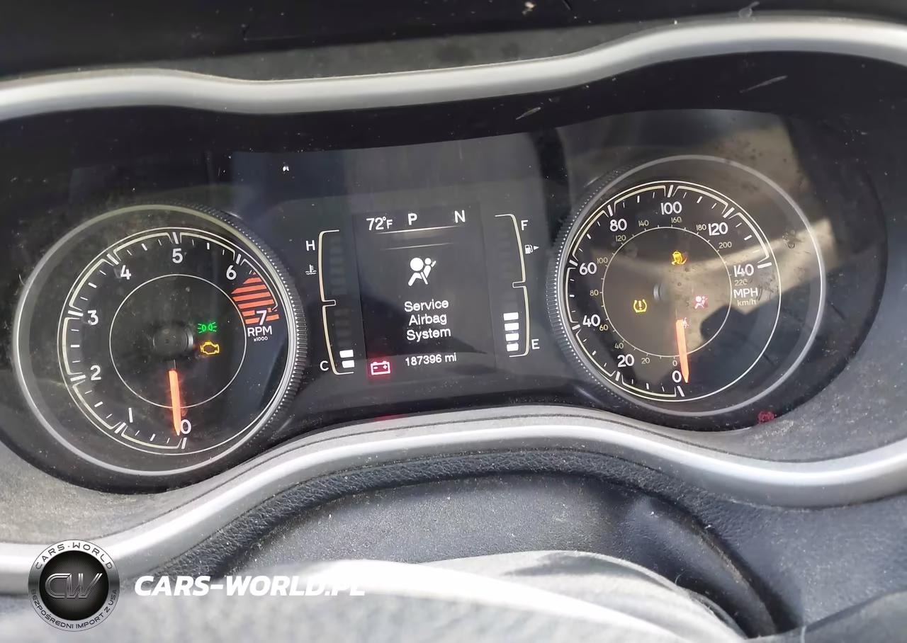 2018 Jeep Cherokee Latitude Plus Fwd VIN:1C4PJLLBXJD584847 - 7
