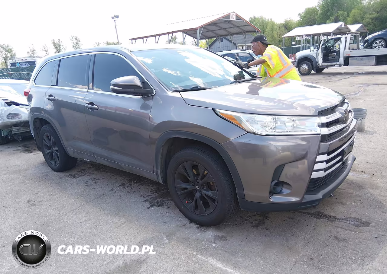 2018 Toyota Highlander Le – zdjęcie 1 z 17