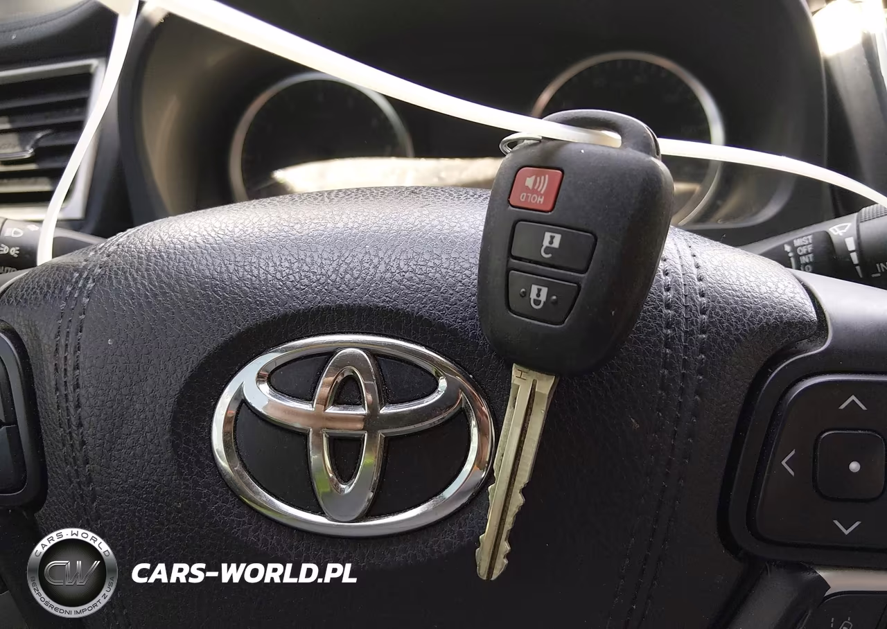 2018 Toyota Highlander Le VIN:5TDBZRFH6JS892799 - 11