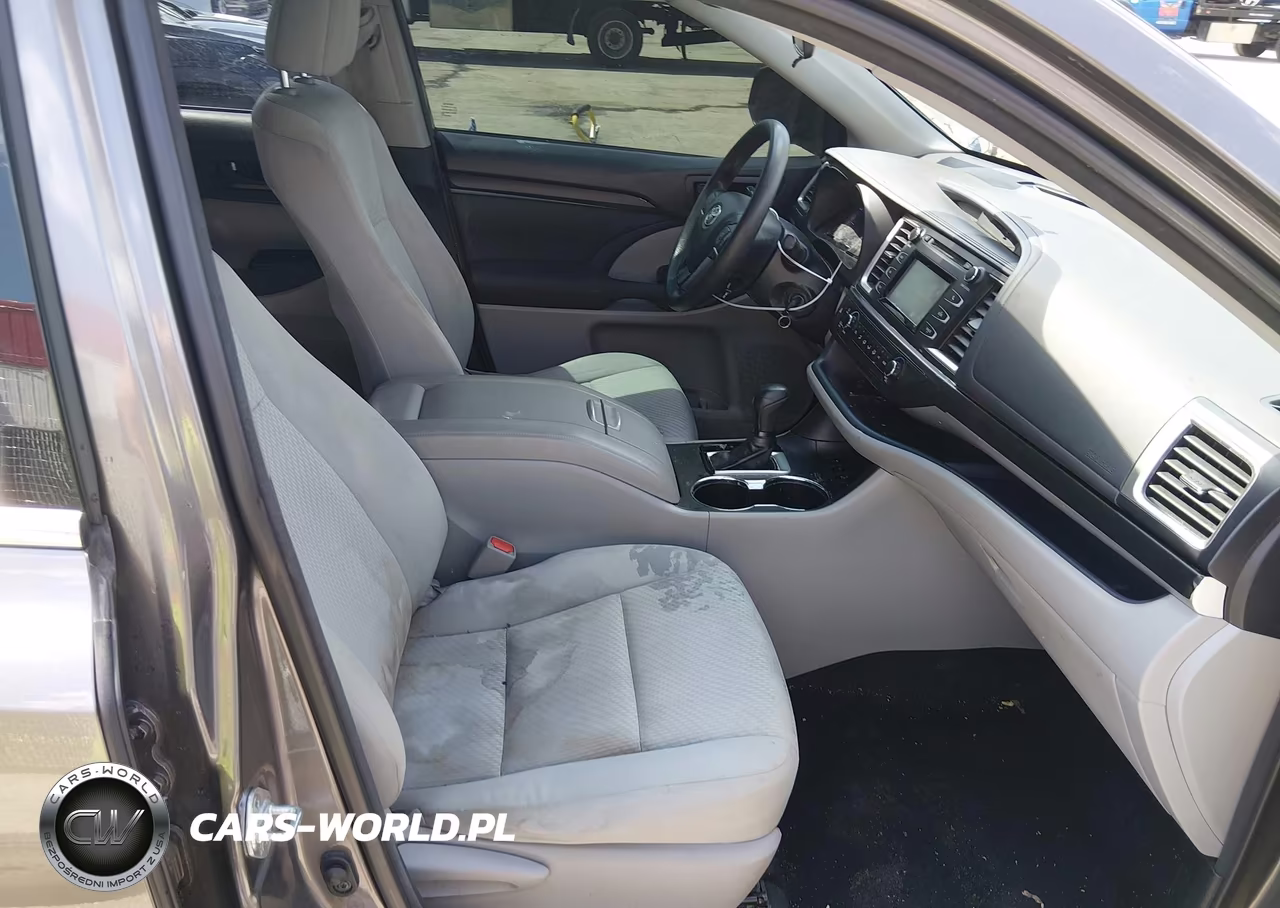 2018 Toyota Highlander Le VIN:5TDBZRFH6JS892799 - 5