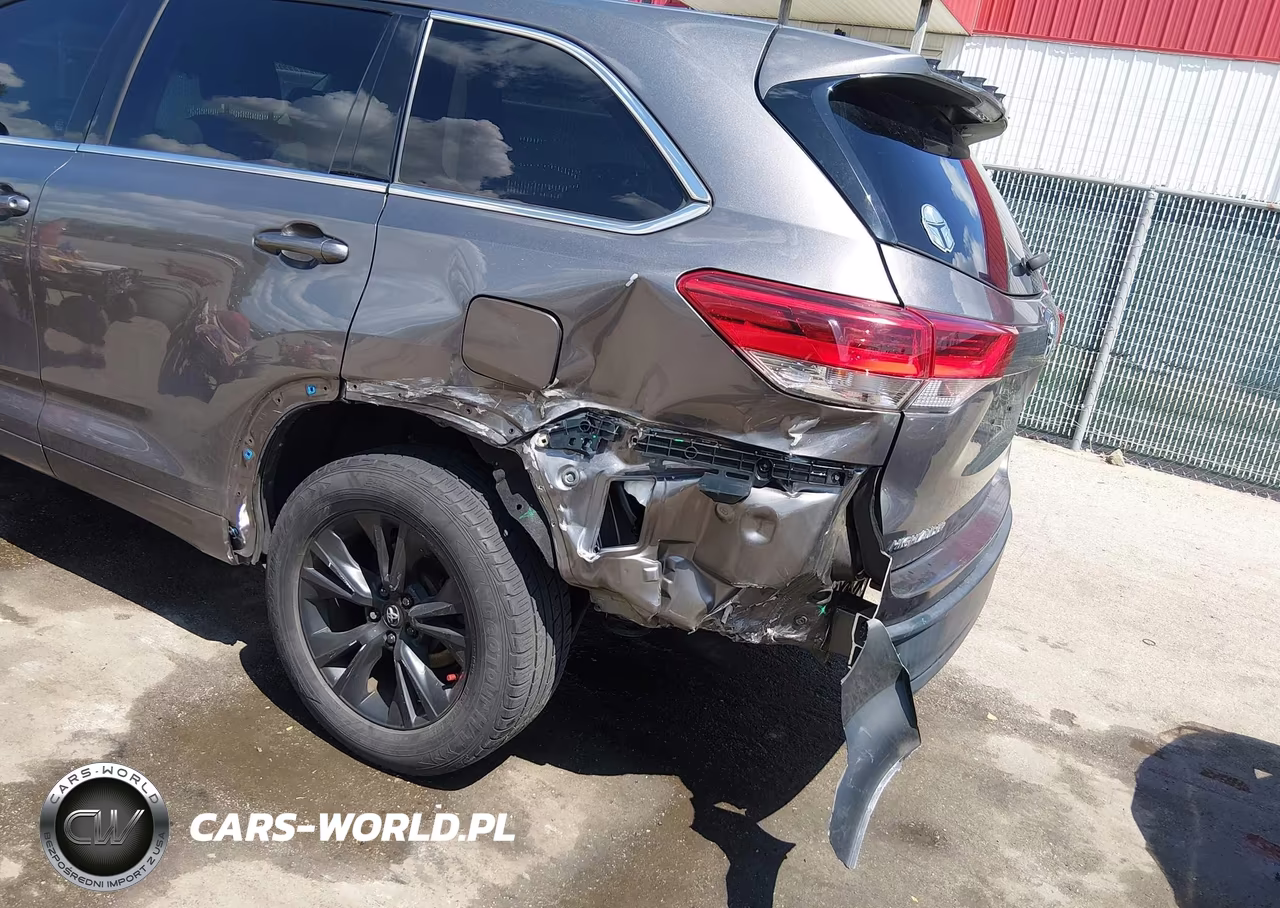 2018 Toyota Highlander Le VIN:5TDBZRFH6JS892799 - 6