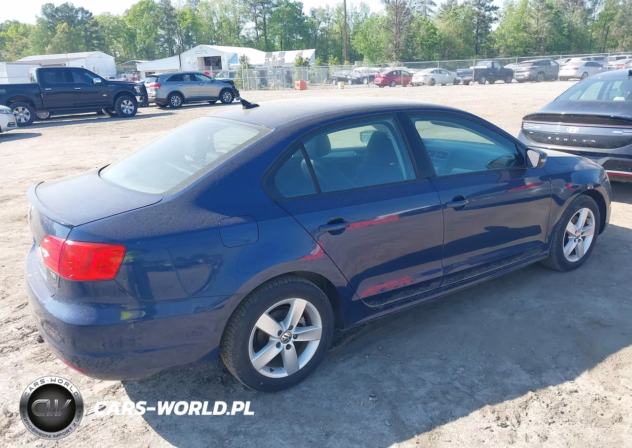 2012 Volkswagen Jetta 2.0L Tdi VIN:3VW3L7AJ7CM471307 - 4