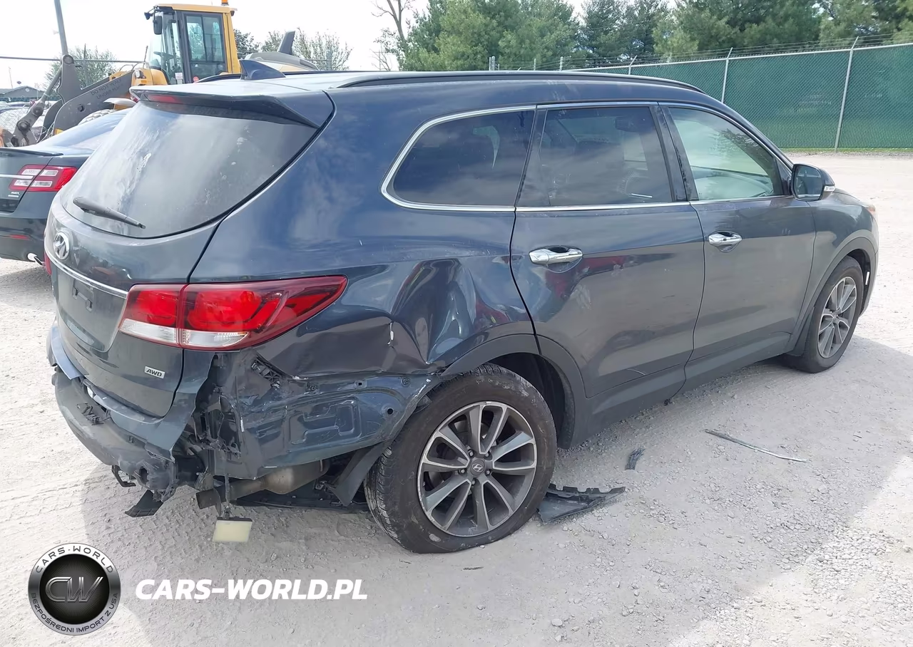 2018 Hyundai Santa Fe Se VIN:KM8SNDHF5JU262631 - 4