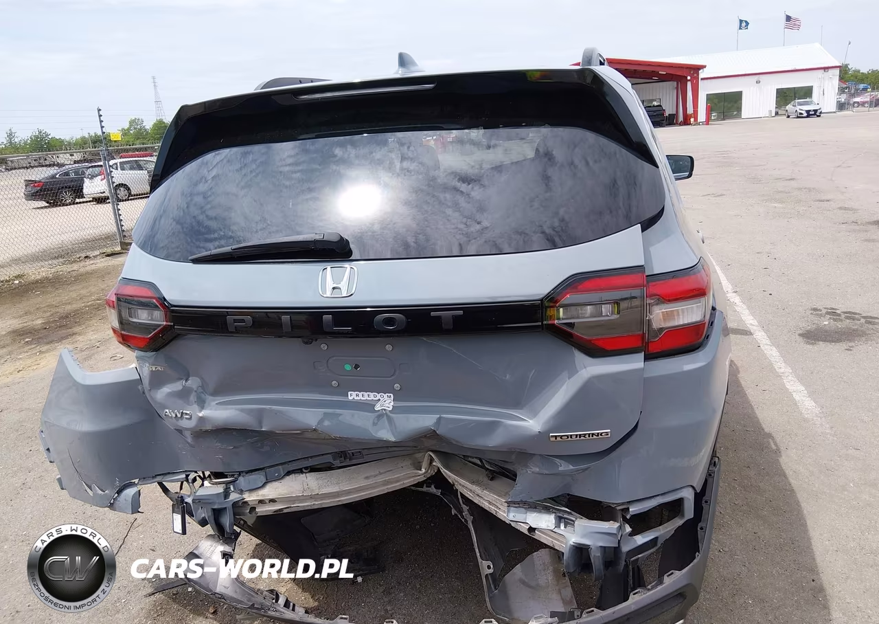 2024 Honda Pilot Touring VIN:5FNYG1H72RB018858 - 17