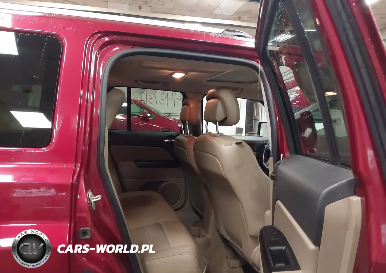 2016 Jeep Patriot High Altitude Edition VIN:1C4NJRFB3GD610820 - 8