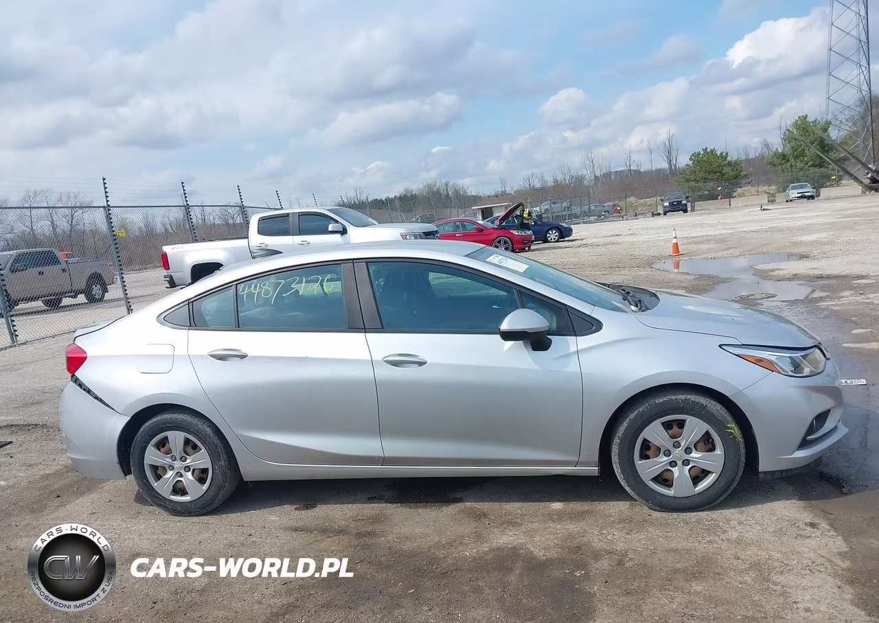 2017 Chevrolet Cruze Ls Auto VIN:3G1BC5SM7HS521694 - 13