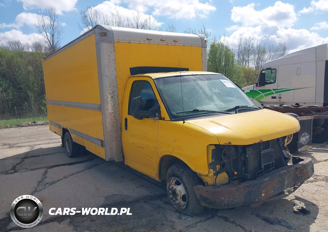 2010 GMC Savana Cutaway Work Van