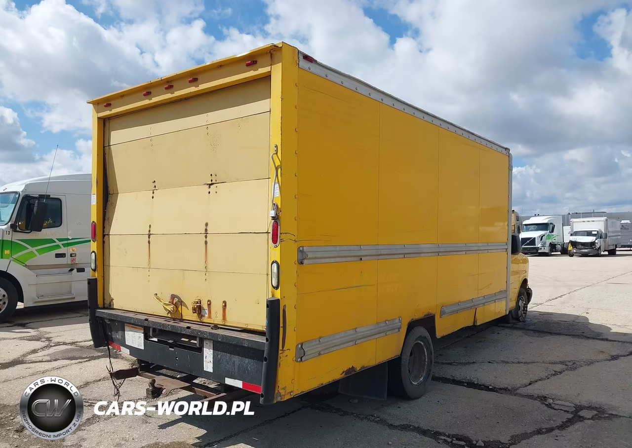 2010 GMC Savana Cutaway Work Van VIN:1GD6G4BG3A1900583 - 4