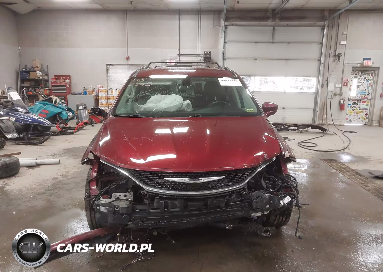 2017 Chrysler Pacifica Touring L Plus VIN:2C4RC1EG2HR760054 - 13
