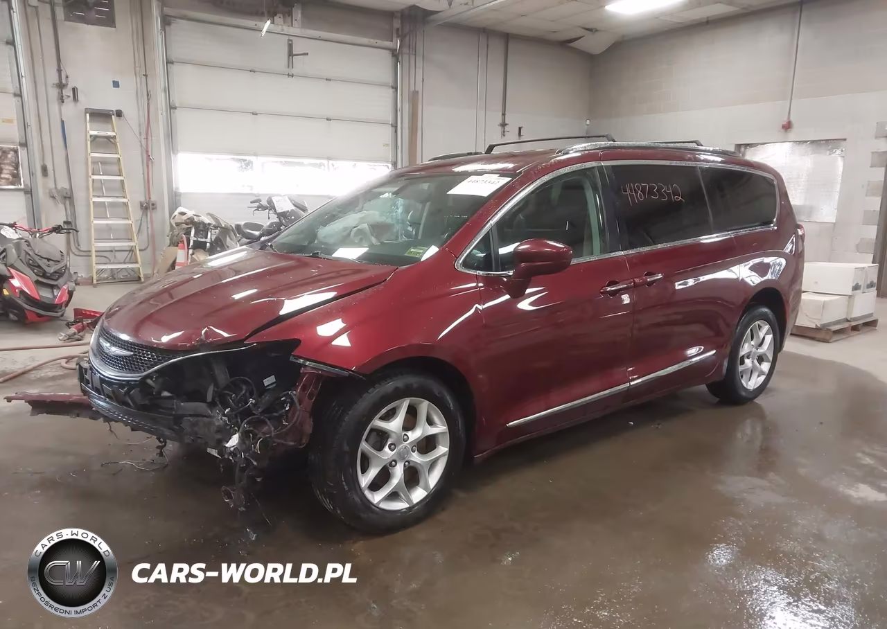 2017 Chrysler Pacifica Touring L Plus VIN:2C4RC1EG2HR760054 - 2