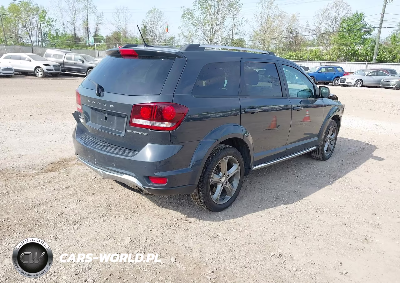 2017 Dodge Journey Crossroad Plus VIN:3C4PDCGG0HT684960 - 4