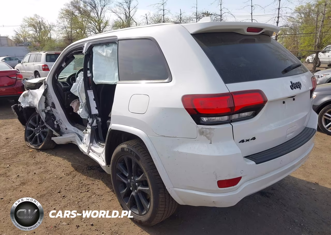 2019 Jeep Grand Cherokee Altitude 4X4 VIN:1C4RJFAGXKC612078 - 3