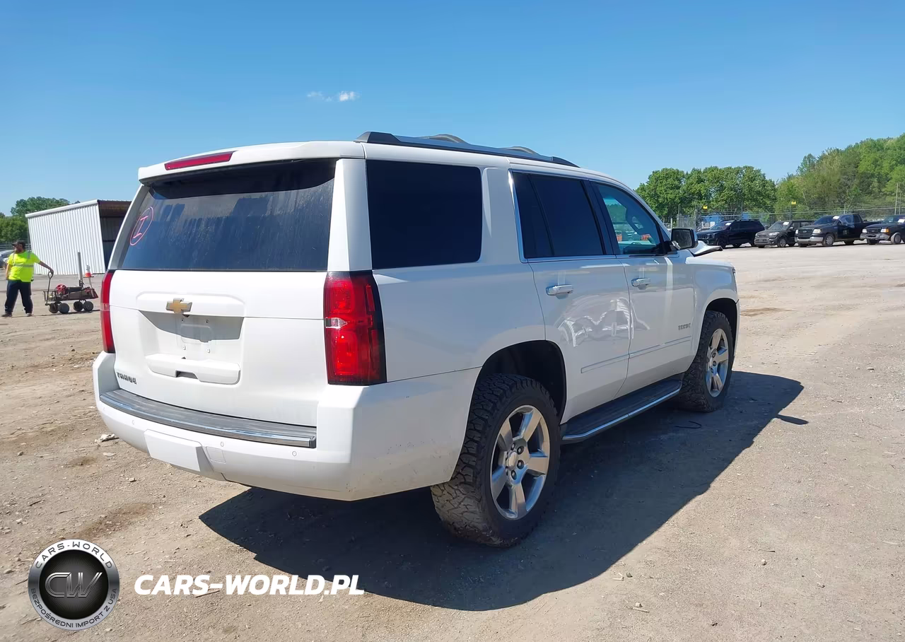 2018 Chevrolet Tahoe Premier VIN:1GNSKCKC2JR165340 - 4