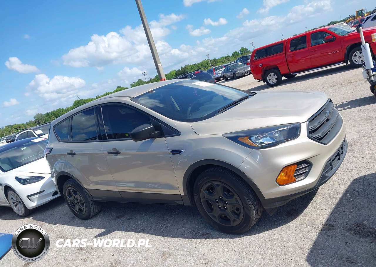 2018 Ford Escape S VIN:1FMCU0F70JUB35913 - 13