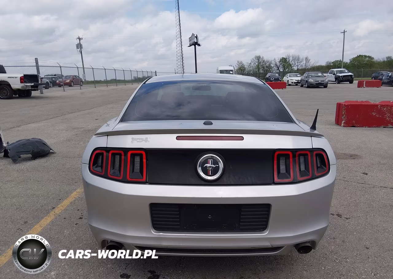 2014 Ford Mustang V6 Premium VIN:1ZVBP8AM8E5281802 - 17