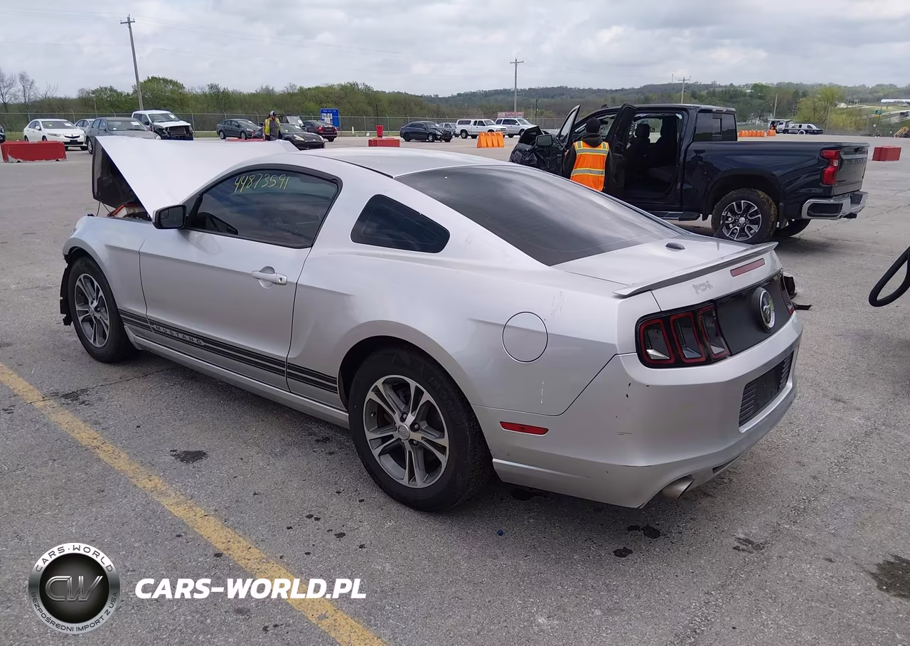 2014 Ford Mustang V6 Premium VIN:1ZVBP8AM8E5281802 - 3