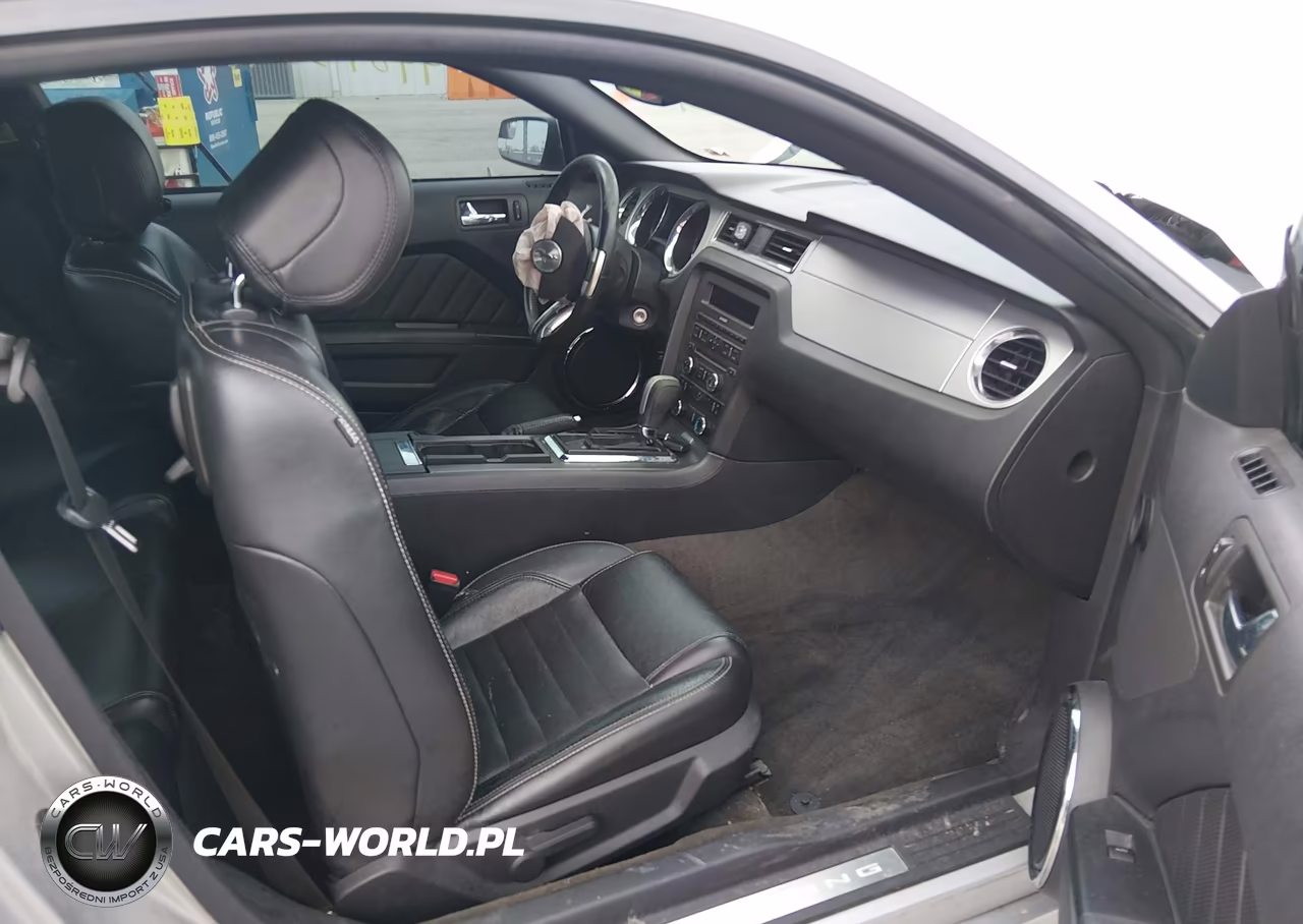 2014 Ford Mustang V6 Premium VIN:1ZVBP8AM8E5281802 - 5