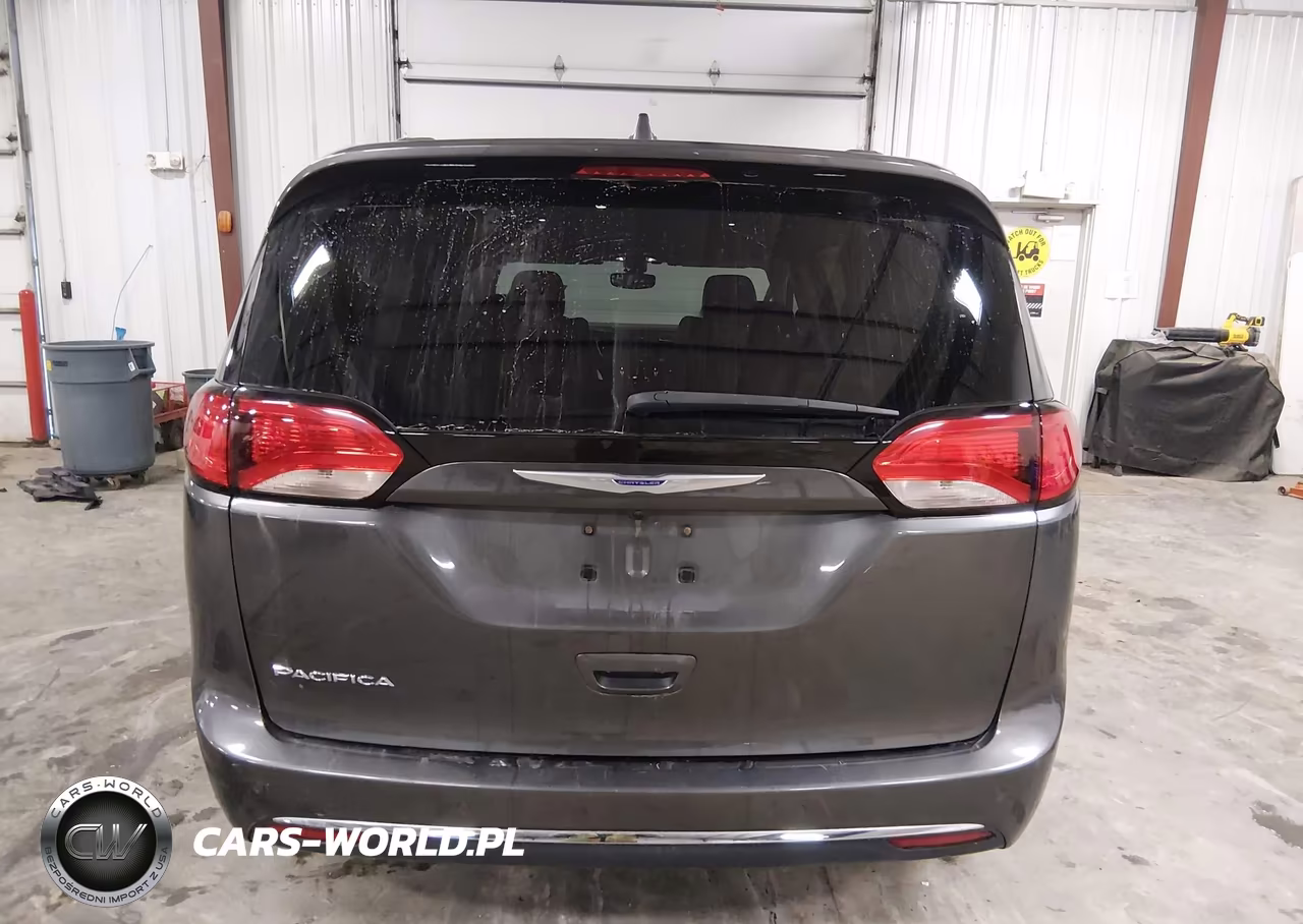 2019 Chrysler Pacifica Touring L VIN:2C4RC1BG6KR540282 - 16