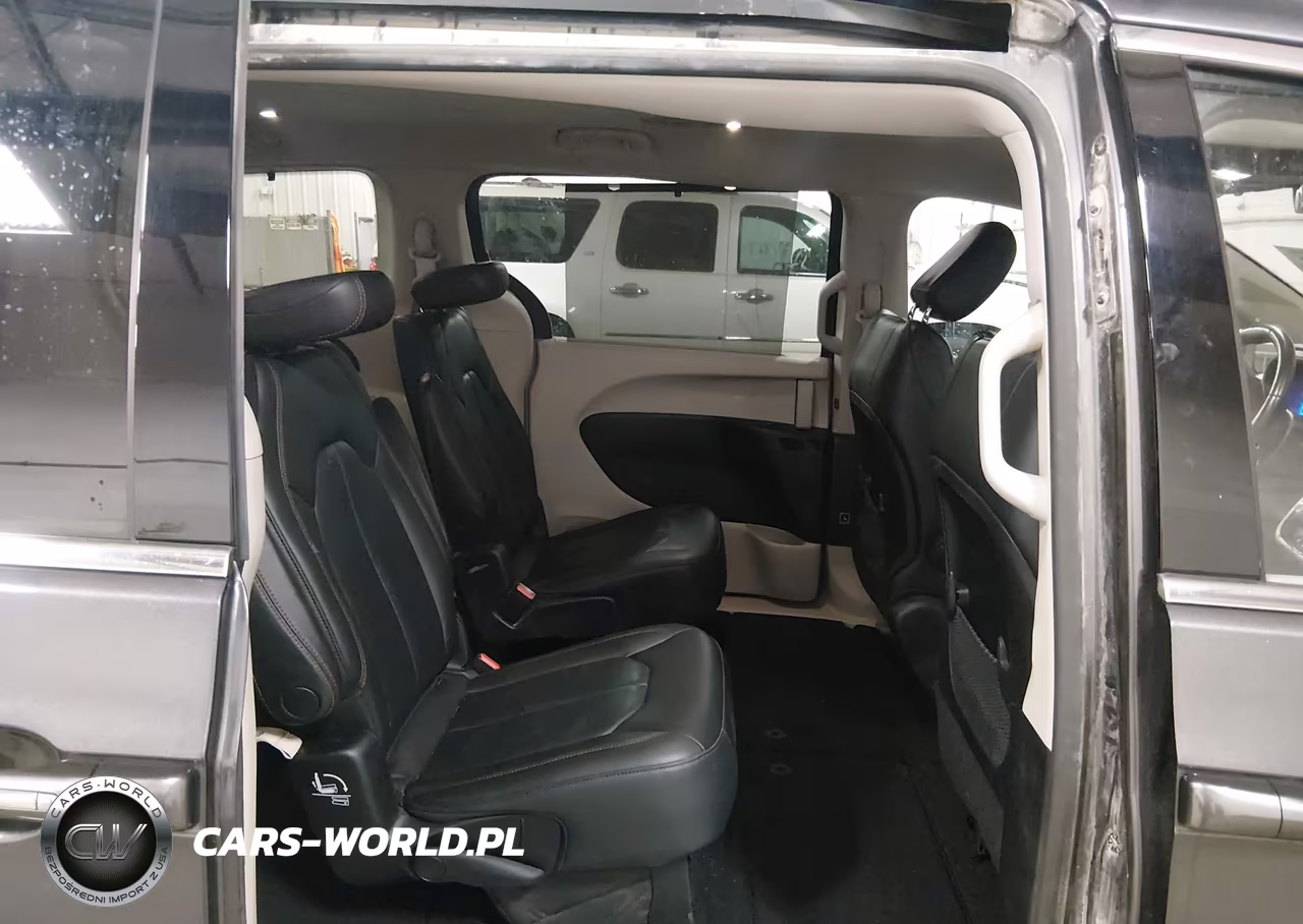 2019 Chrysler Pacifica Touring L VIN:2C4RC1BG6KR540282 - 8