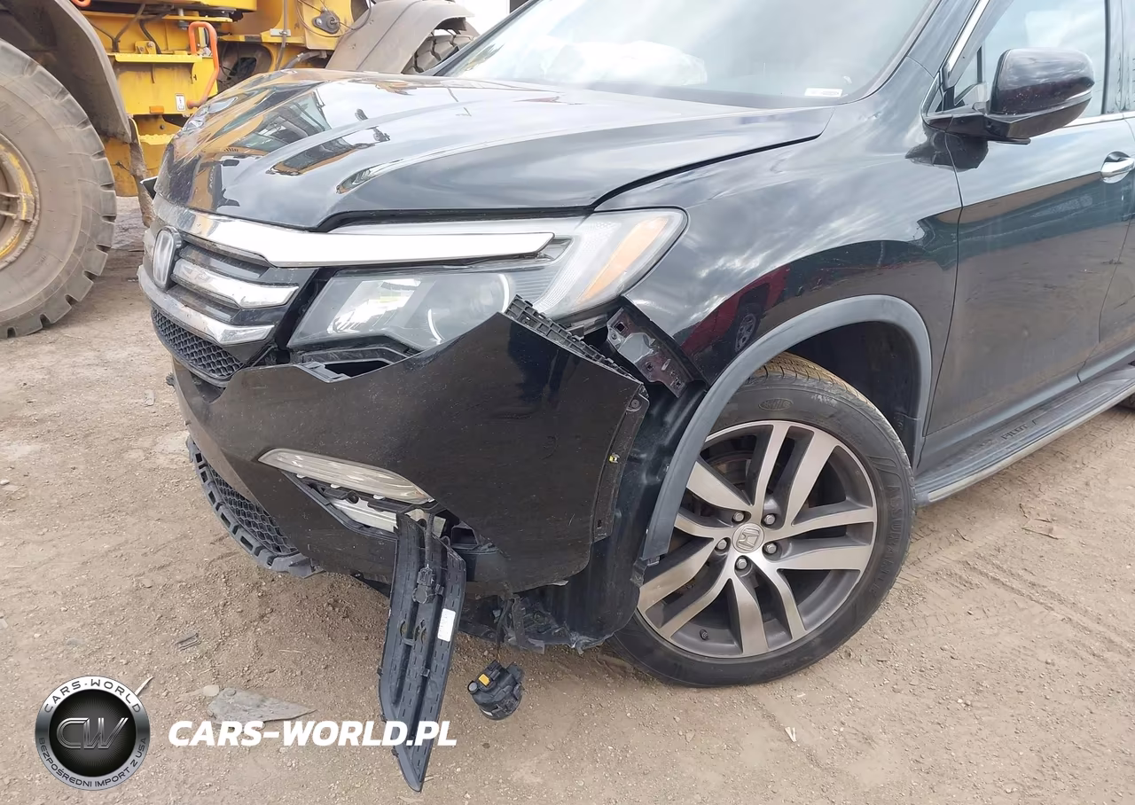 2017 Honda Pilot Touring VIN:5FNYF6H94HB037489 - 6