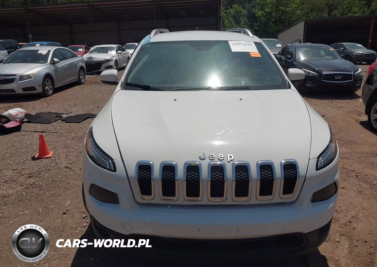 2015 Jeep Cherokee Latitude VIN:1C4PJLCBXFW561631 - 12
