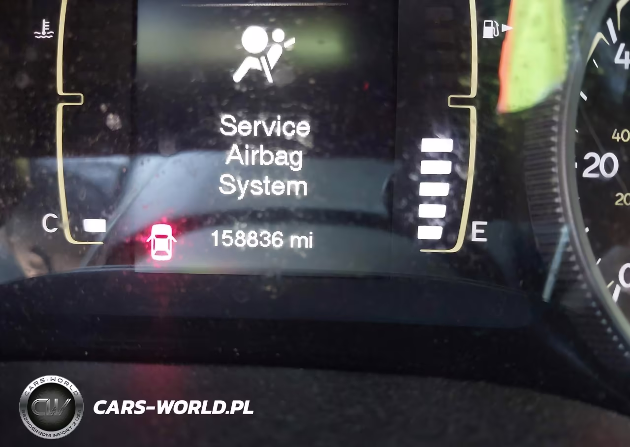 2015 Jeep Cherokee Latitude VIN:1C4PJLCBXFW561631 - 15