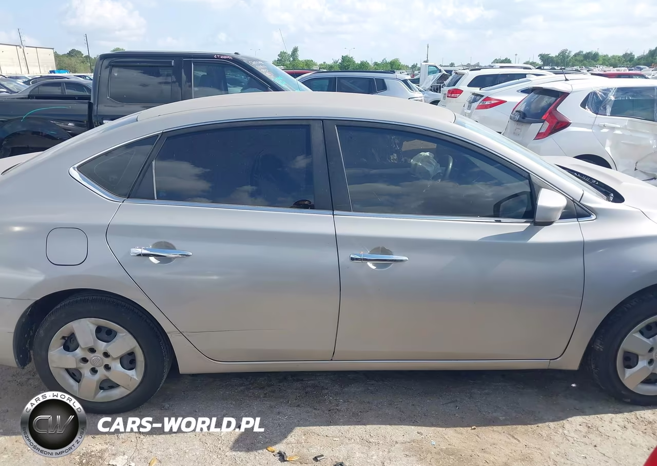 2018 Nissan Sentra S VIN:3N1AB7AP2JY249235 - 13