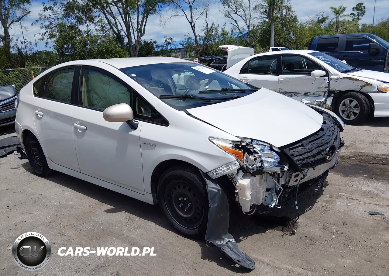 2015 Toyota Prius Two – zdjęcie 1 z 16
