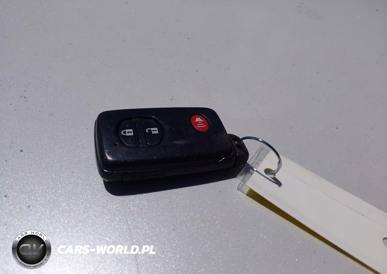 2015 Toyota Prius Two VIN:JTDKN3DU2F0452095 - 11