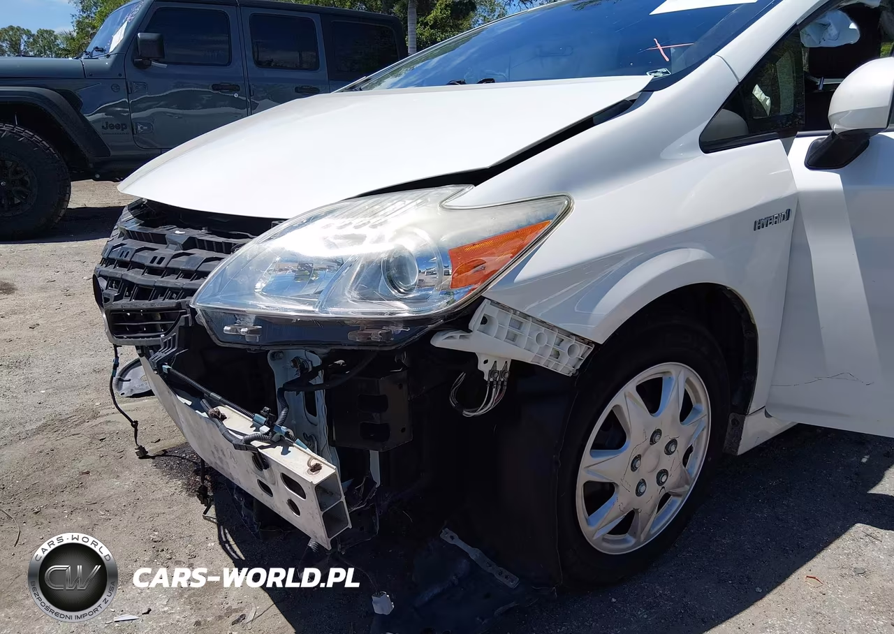 2015 Toyota Prius Two VIN:JTDKN3DU2F0452095 - 6