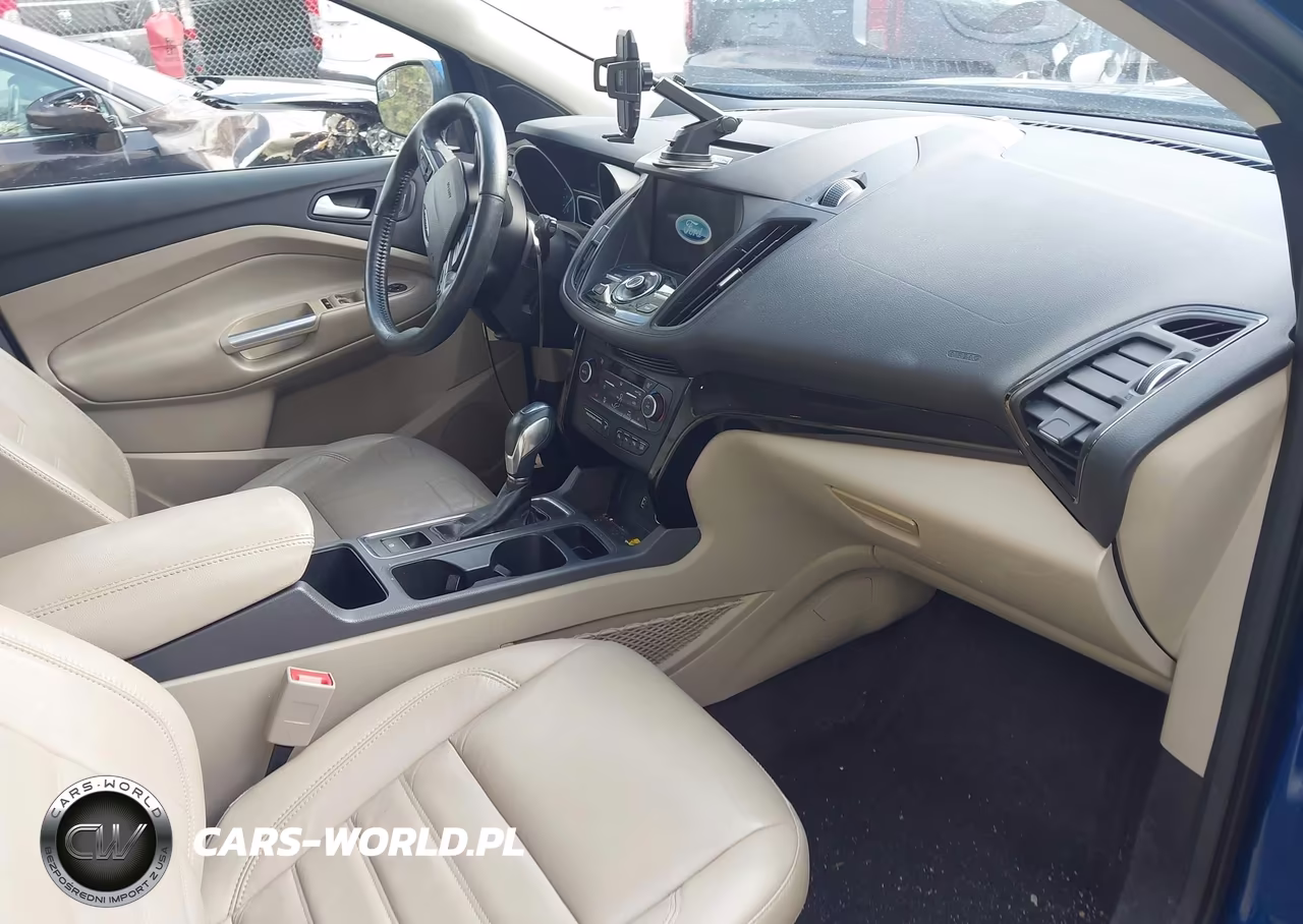 2018 Ford Escape Titanium VIN:1FMCU9J97JUA57840 - 5