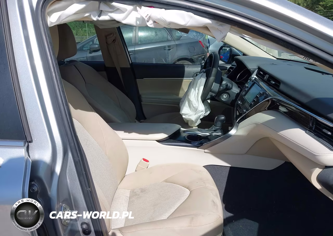 2018 Toyota Camry Le VIN:4T1B11HKXJU571230 - 5