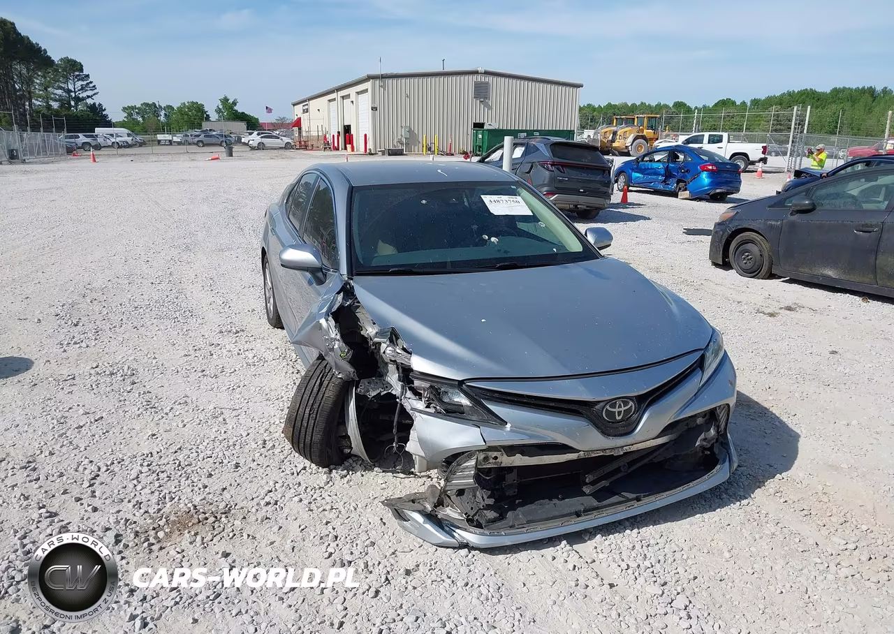 2018 Toyota Camry Le VIN:4T1B11HKXJU571230 - 6