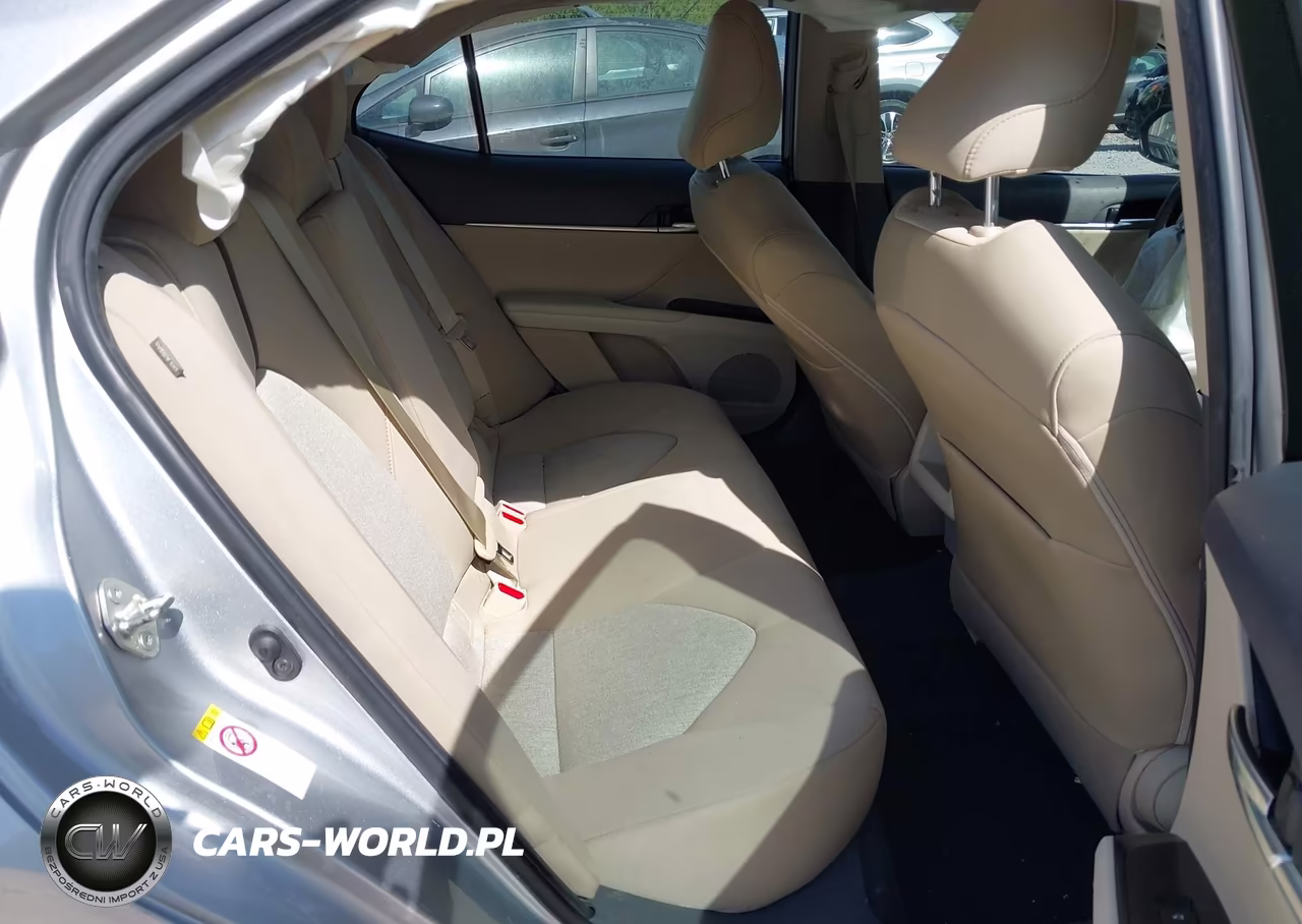 2018 Toyota Camry Le VIN:4T1B11HKXJU571230 - 8