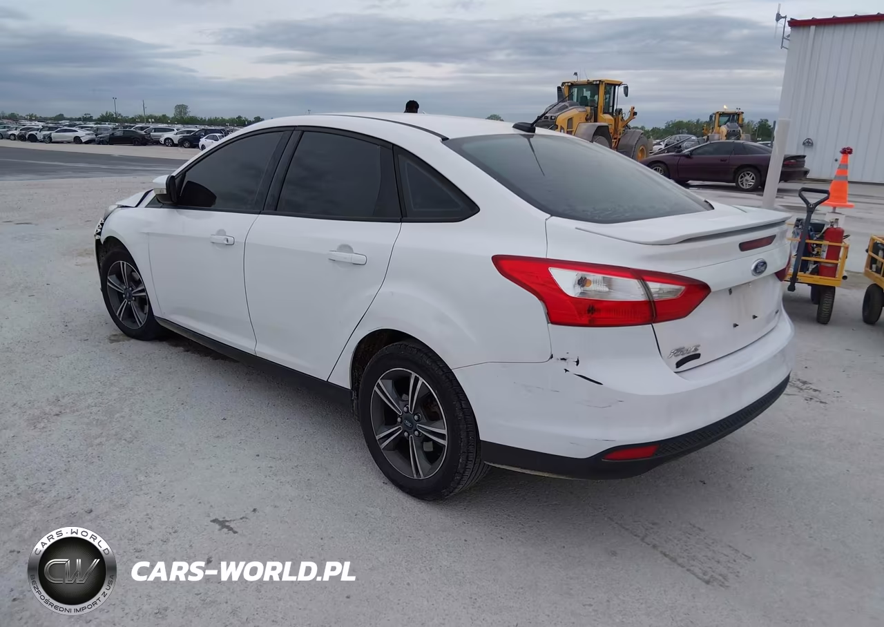 2012 Ford Focus Se VIN:1FAHP3F23CL308510 - 3