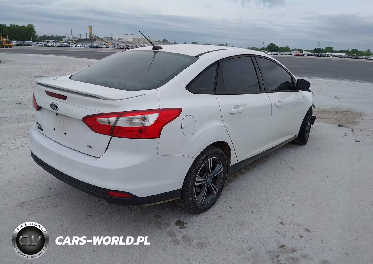 2012 Ford Focus Se VIN:1FAHP3F23CL308510 - 4