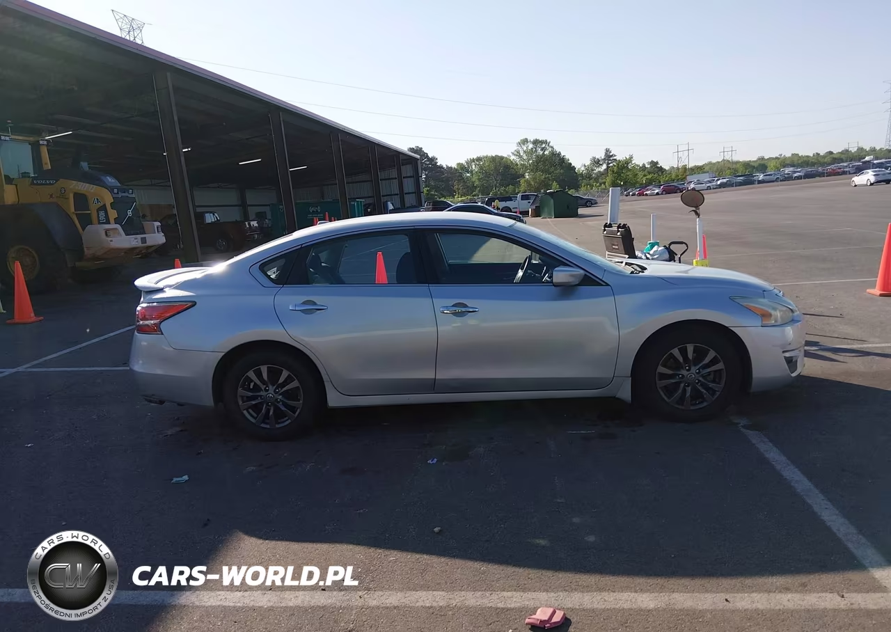 2015 Nissan Altima 2.5 S VIN:1N4AL3AP3FC569561 - 14