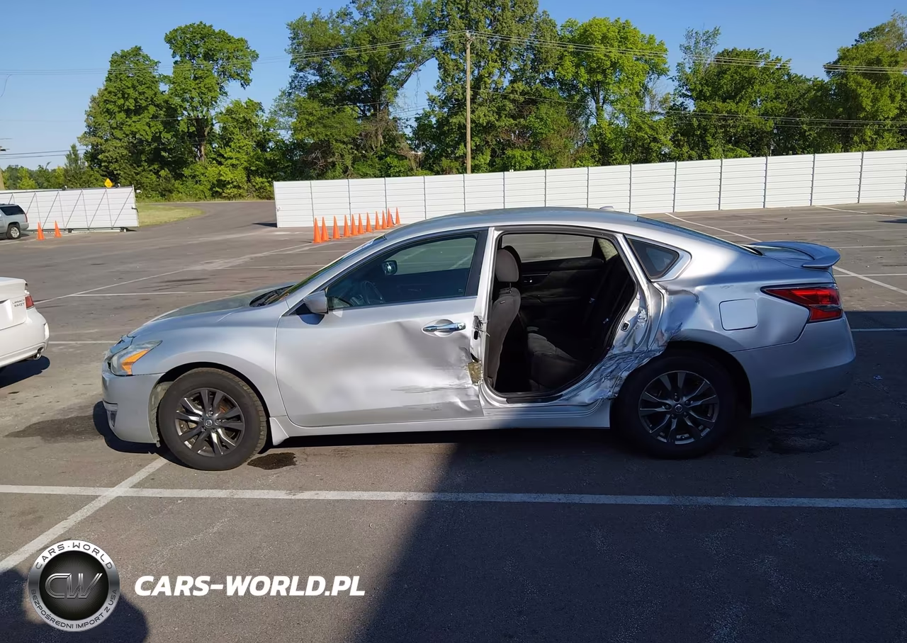 2015 Nissan Altima 2.5 S VIN:1N4AL3AP3FC569561 - 15
